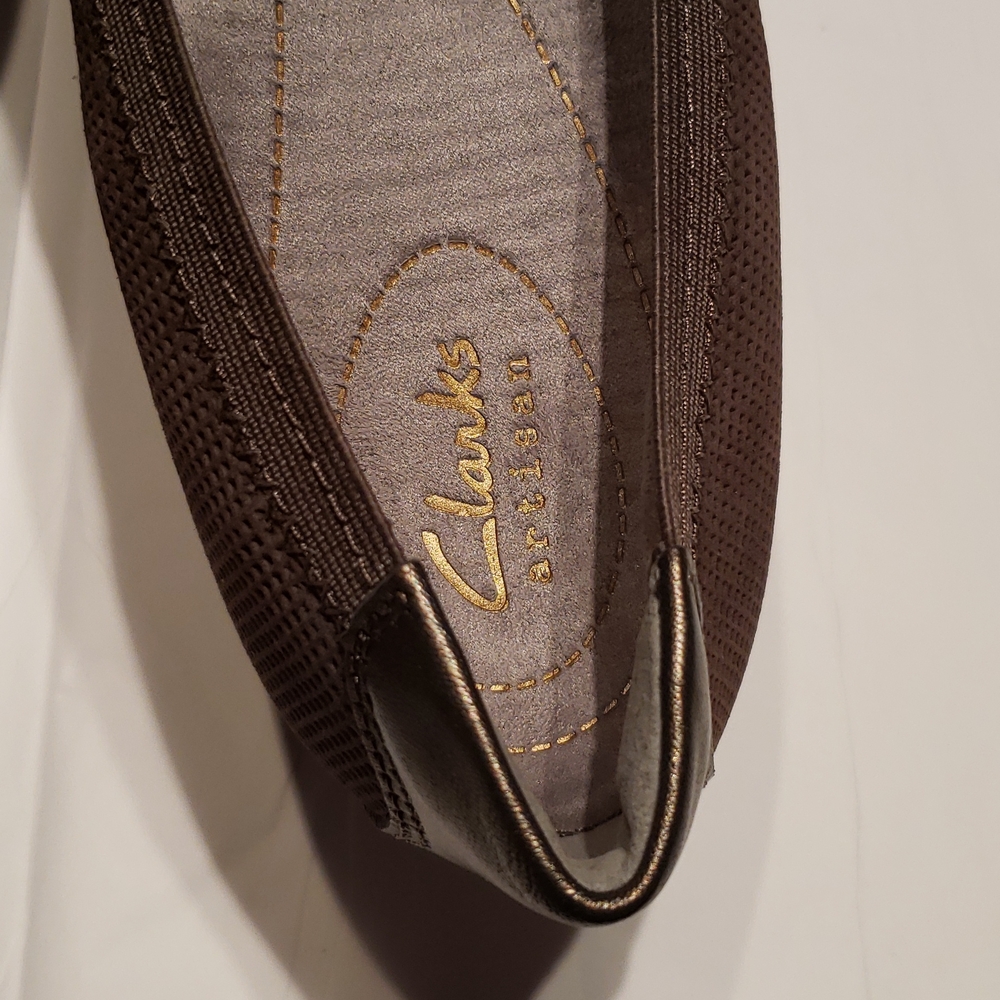 CLARKS New Wedge SlipOn Pump Perforated Leather Comfort Shoes Women's 10 W - Picture 9 of 16